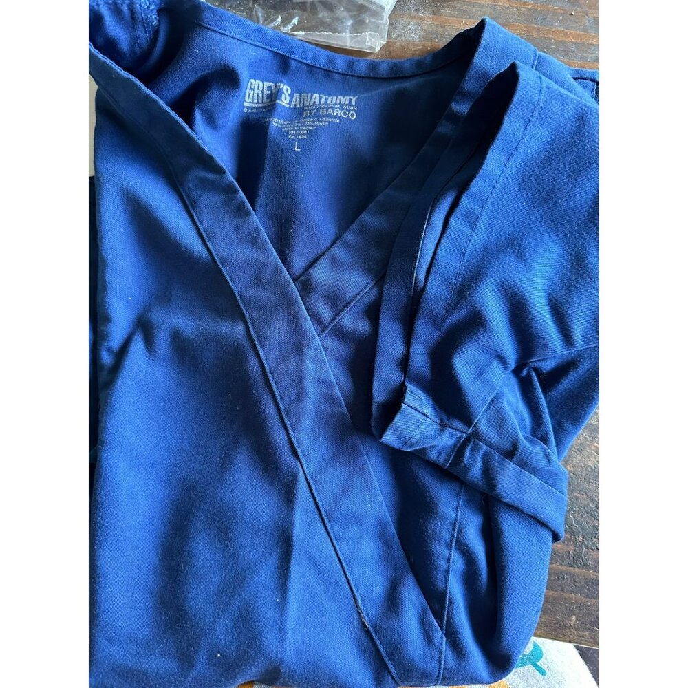 Grey’s Anatomy Scrub Top Size Large Pre-owned